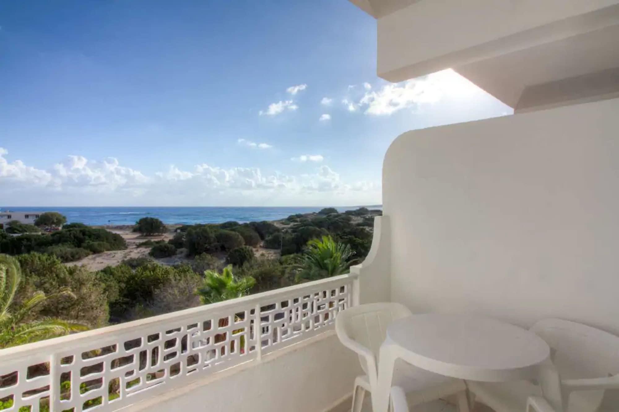 Hotel Lago Playa I Es Pujols Extérieur photo