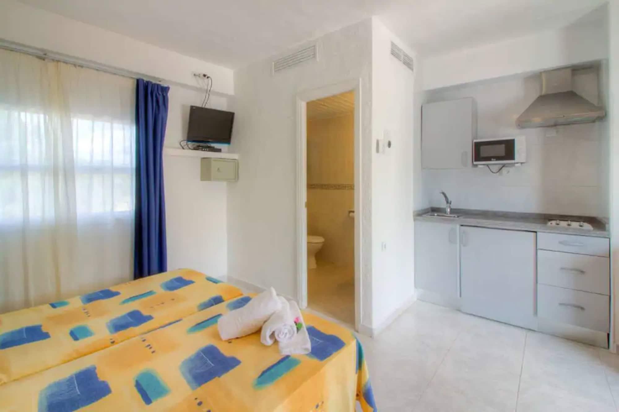 Hotel Lago Playa I Es Pujols Extérieur photo