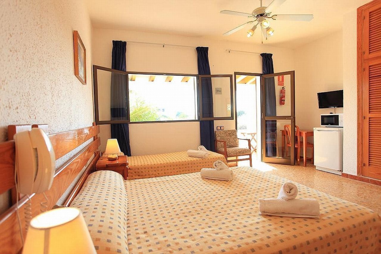 Hotel Lago Playa I Es Pujols Extérieur photo